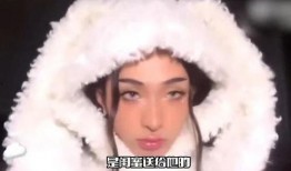 男扮丑女和女网红吃瓜,女网红的吃瓜大揭秘